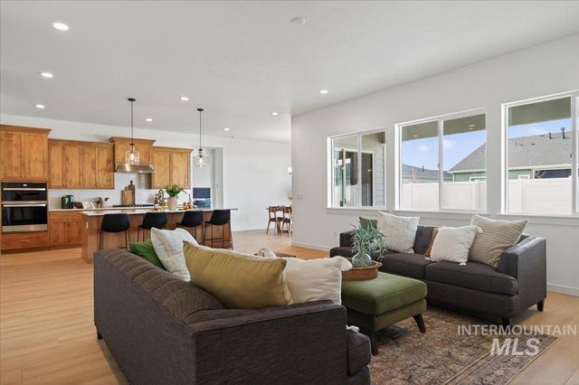 14879 Boatwatch Dr, Caldwell, ID 83607