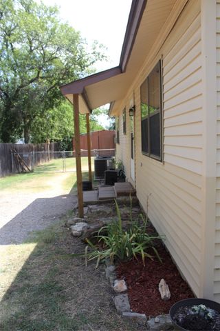 2506 Vincent Street, Brownwood, TX 76801
