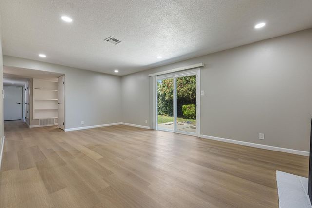 2653 Jasmine Ave, Stockton, CA 95207