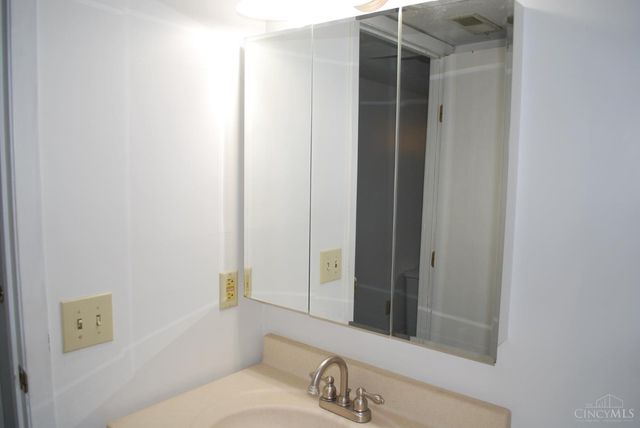 5761 Hanley Close, Miami Twp, OH 45150