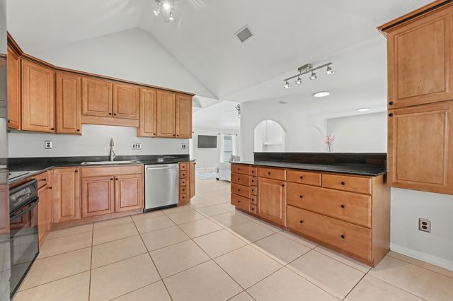 155 Long Pointe Drive, Mary Esther, FL 32569