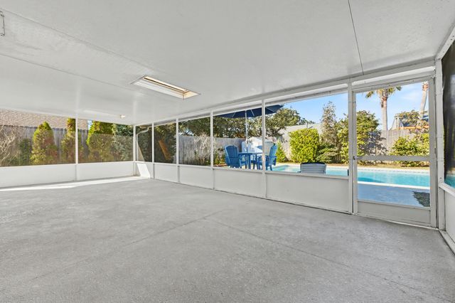 155 Long Pointe Drive, Mary Esther, FL 32569