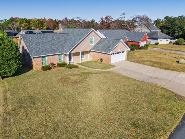 155 Long Pointe Drive, Mary Esther, FL 32569