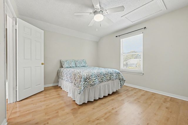 155 Long Pointe Drive, Mary Esther, FL 32569