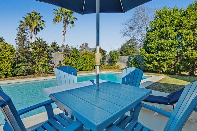 155 Long Pointe Drive, Mary Esther, FL 32569