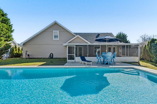 155 Long Pointe Drive, Mary Esther, FL 32569