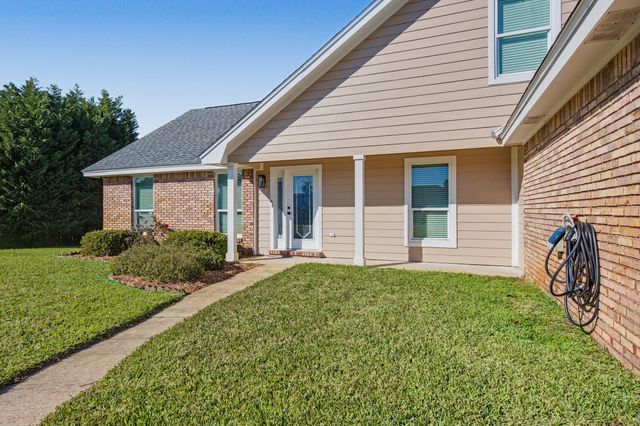 155 Long Pointe Drive, Mary Esther, FL 32569