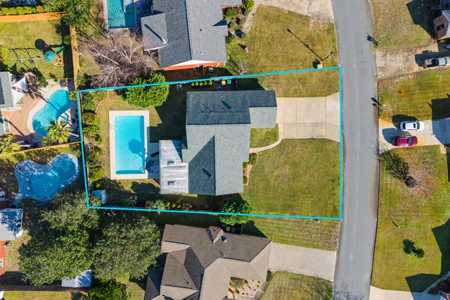 155 Long Pointe Drive, Mary Esther, FL 32569