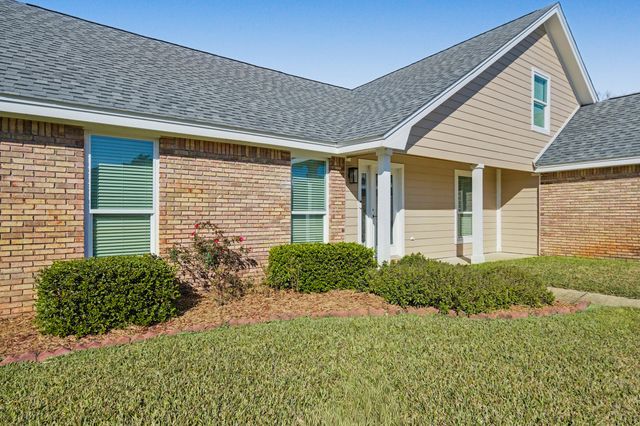 155 Long Pointe Drive, Mary Esther, FL 32569