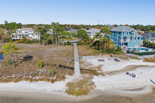 155 Long Pointe Drive, Mary Esther, FL 32569