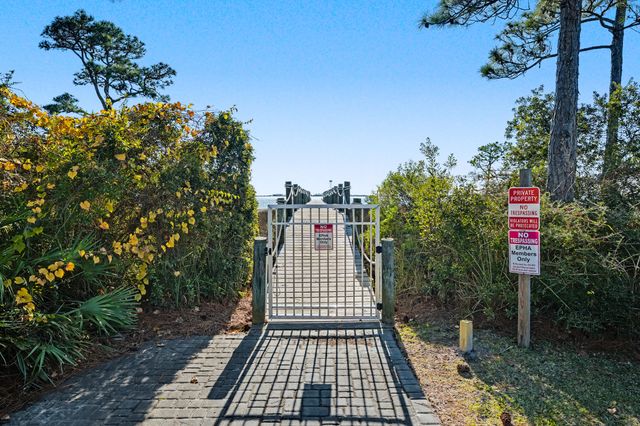 155 Long Pointe Drive, Mary Esther, FL 32569