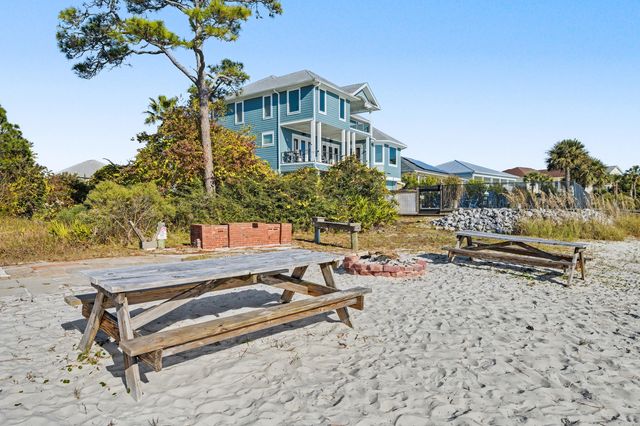 155 Long Pointe Drive, Mary Esther, FL 32569