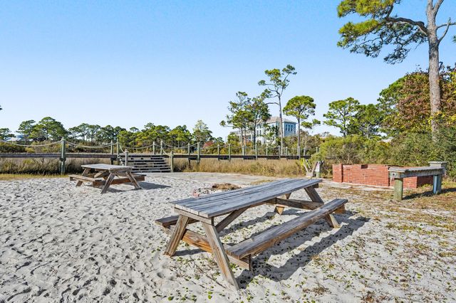 155 Long Pointe Drive, Mary Esther, FL 32569