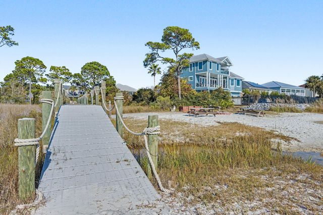 155 Long Pointe Drive, Mary Esther, FL 32569