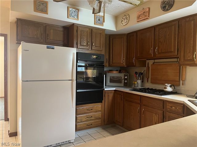 17615 Alexander Road, Walton Hills, OH 44146