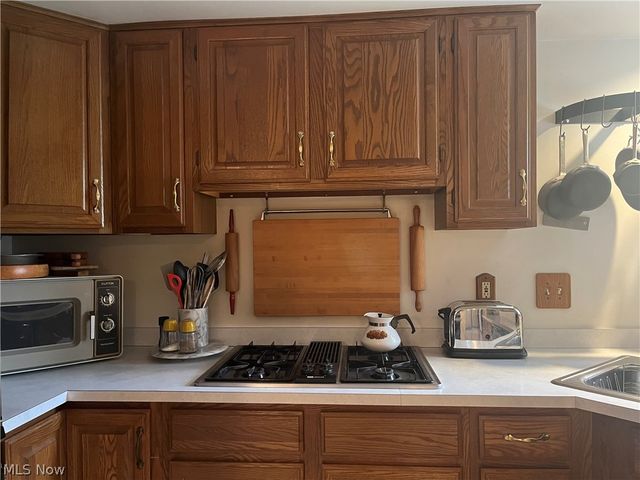 17615 Alexander Road, Walton Hills, OH 44146