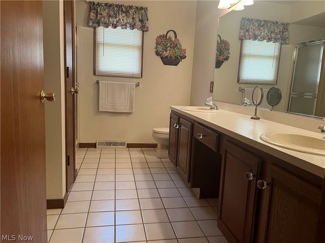 17615 Alexander Road, Walton Hills, OH 44146