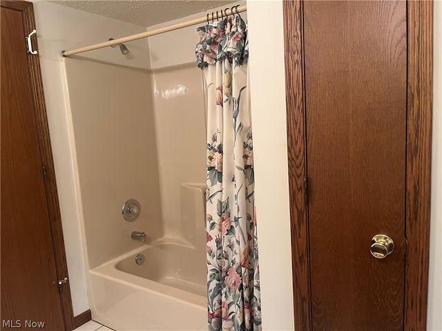 17615 Alexander Road, Walton Hills, OH 44146