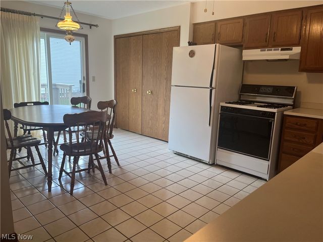 17615 Alexander Road, Walton Hills, OH 44146