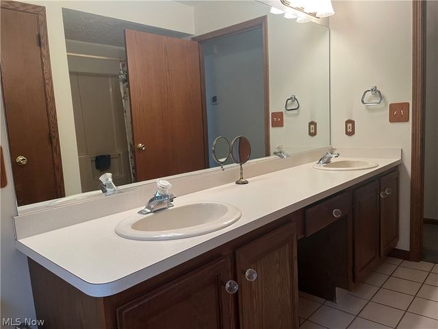 17615 Alexander Road, Walton Hills, OH 44146