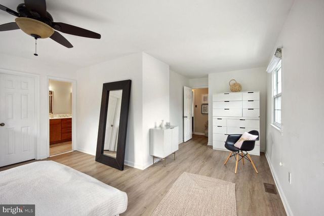 7136 LAKE COVE DR, Alexandria, VA 22315