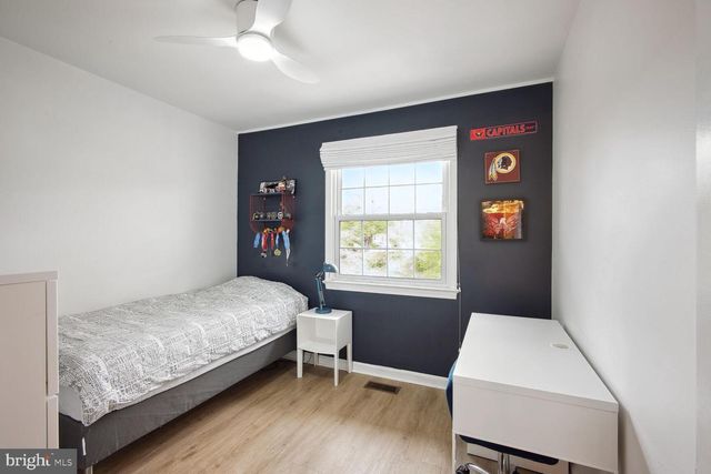 7136 LAKE COVE DR, Alexandria, VA 22315