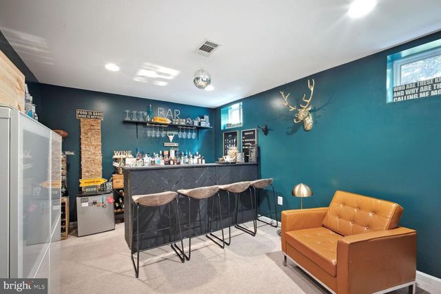 7136 LAKE COVE DR, Alexandria, VA 22315