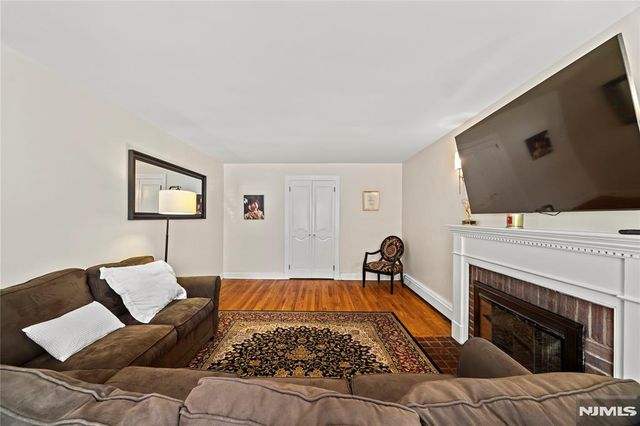 33 Mapes Avenue, Nutley, NJ 07110