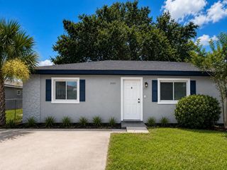 1406 CRYSTAL COURT B, Tavares, FL 32778
