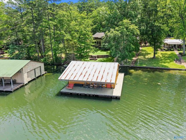 300 Fisher Hollow Road, Guntersville, AL 35976
