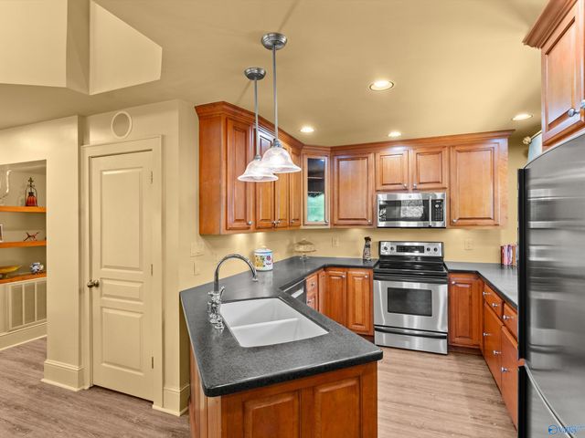 300 Fisher Hollow Road, Guntersville, AL 35976