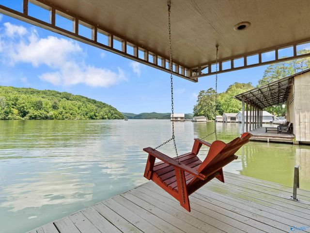 300 Fisher Hollow Road, Guntersville, AL 35976