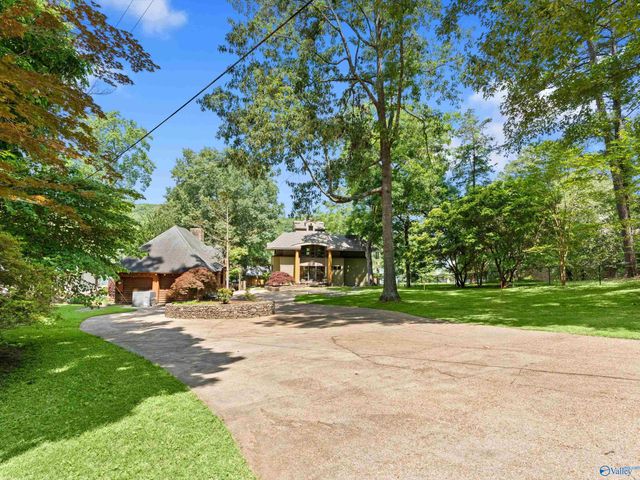 300 Fisher Hollow Road, Guntersville, AL 35976