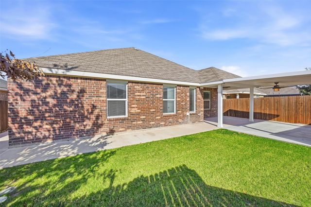8948 Devonshire Drive, Fort Worth, TX 76131