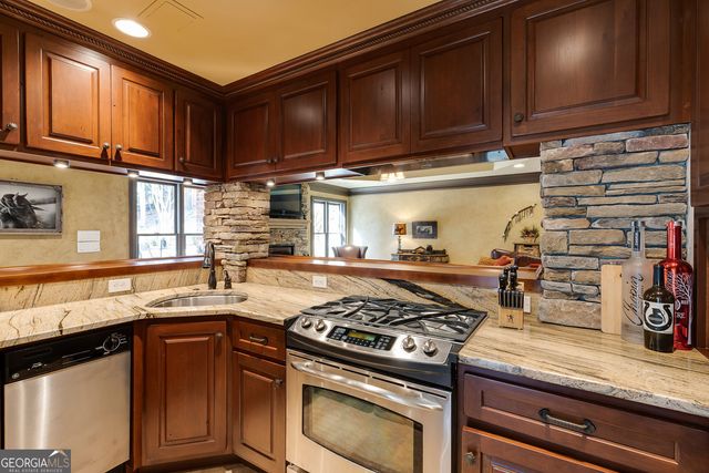 5284 Vernon Springs Trail NW, Sandy Springs, GA 30327