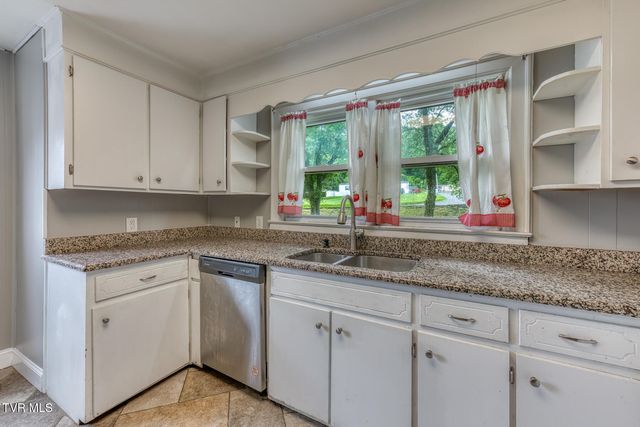 329 Old Stage Trail, Bristol, TN 37620