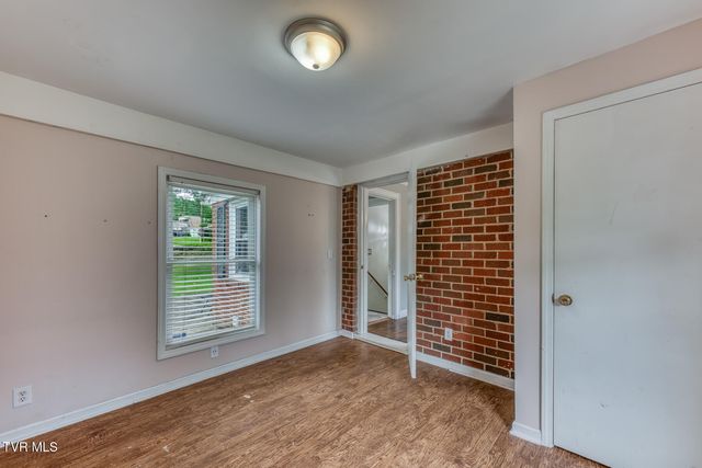 329 Old Stage Trail, Bristol, TN 37620