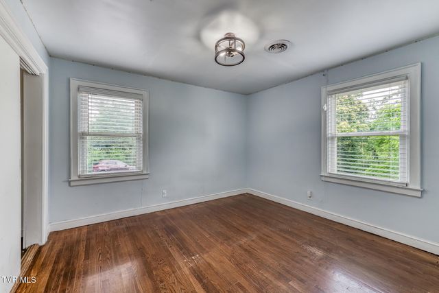 329 Old Stage Trail, Bristol, TN 37620