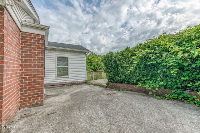 329 Old Stage Trail, Bristol, TN 37620