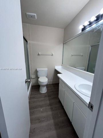 1072 W 79th St 32, Hialeah, FL 33014