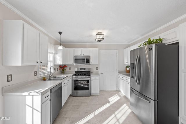 105 Hollowed Court, Holly Springs, NC 27540