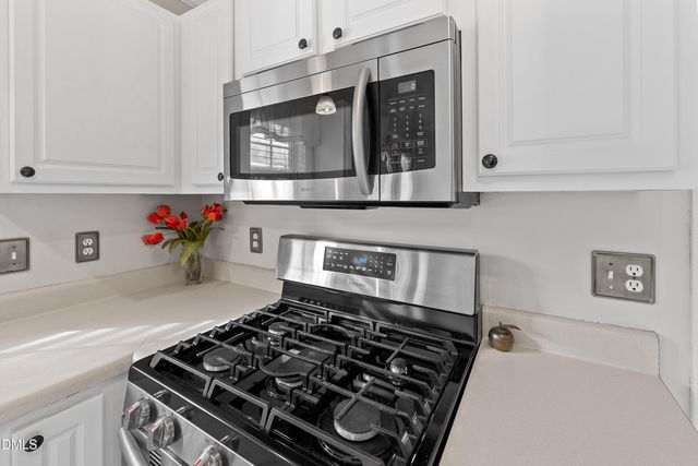 105 Hollowed Court, Holly Springs, NC 27540