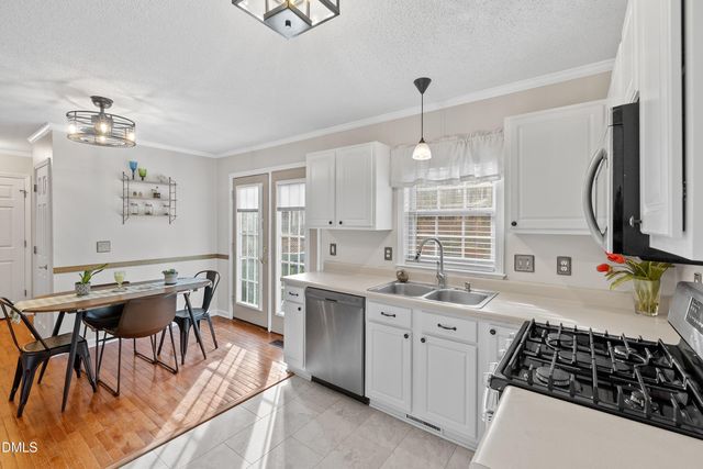 105 Hollowed Court, Holly Springs, NC 27540