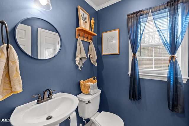 105 Hollowed Court, Holly Springs, NC 27540