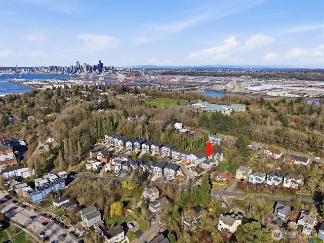4582 22nd Avenue SW, Seattle, WA 98106