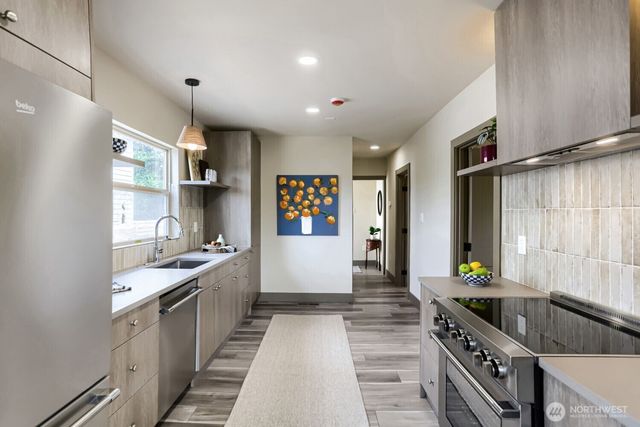 4582 22nd Avenue SW, Seattle, WA 98106