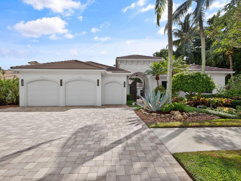 101 Pembroke Drive, Palm Beach Gardens, FL 33418