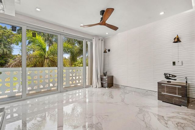 65 SE Spanish Trail 2070, Boca Raton, FL 33432