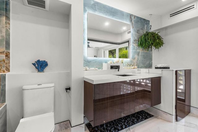 65 SE Spanish Trail 2070, Boca Raton, FL 33432