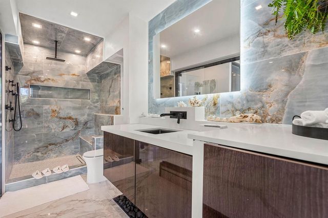 65 SE Spanish Trail 2070, Boca Raton, FL 33432